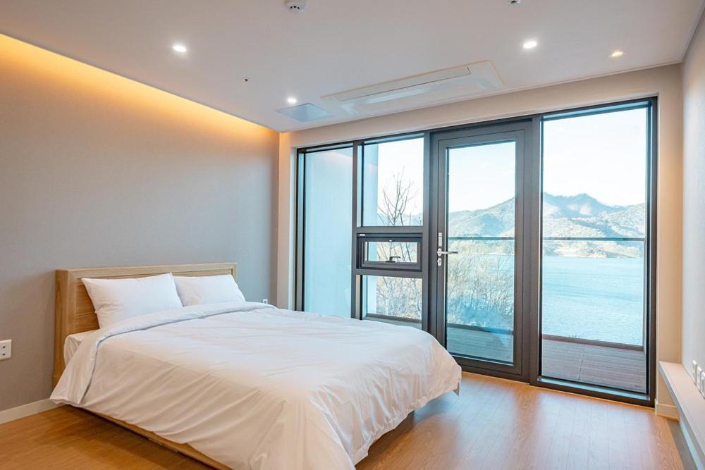 Jecheon The Shine Cheongpung Quarto foto