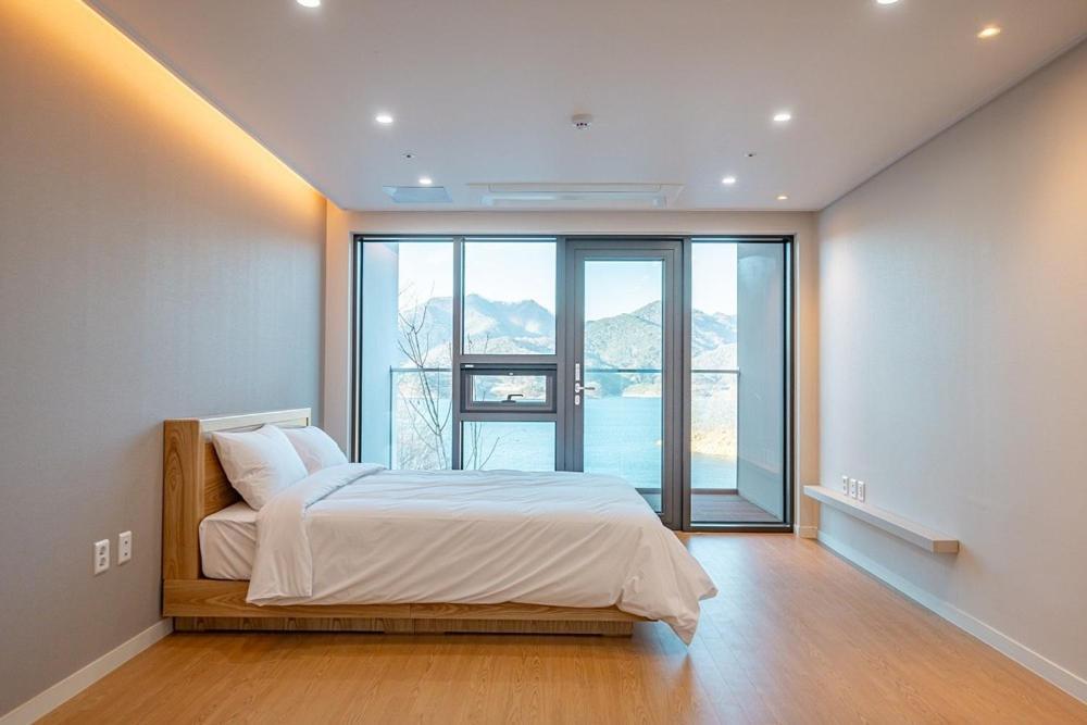 Jecheon The Shine Cheongpung Quarto foto